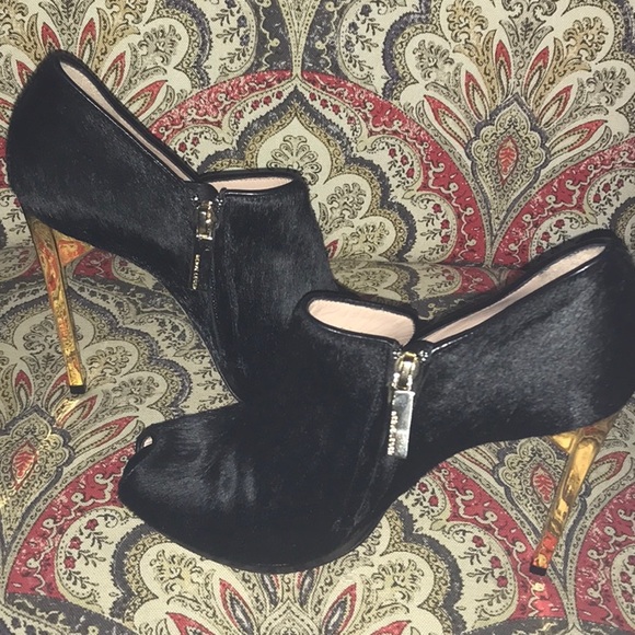 Herve Leger heels - Picture 4 of 6